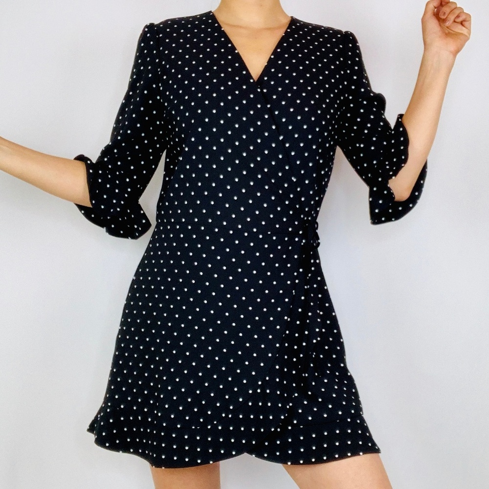 LOFT Black with White Polka Dots Wrap Skor…